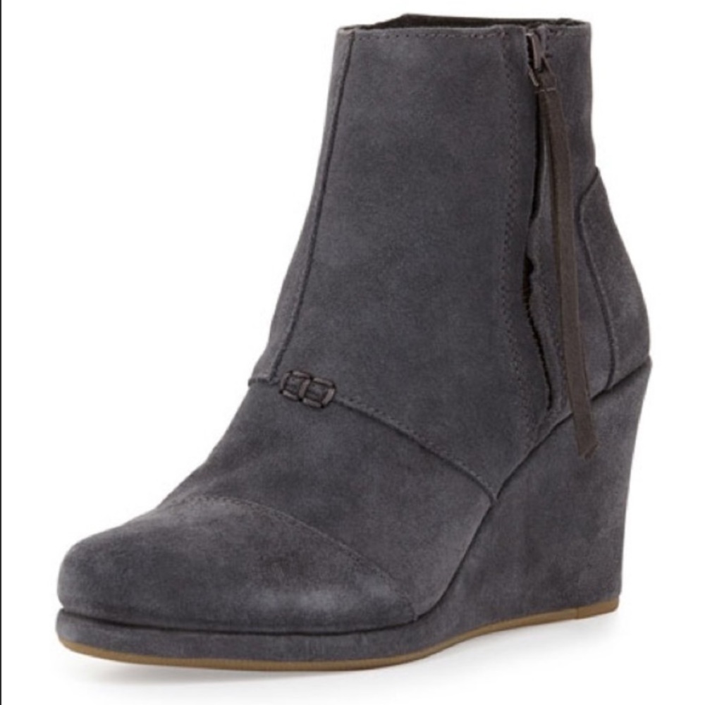 TOMS NWOT grey suede 7W Wedge bootie
